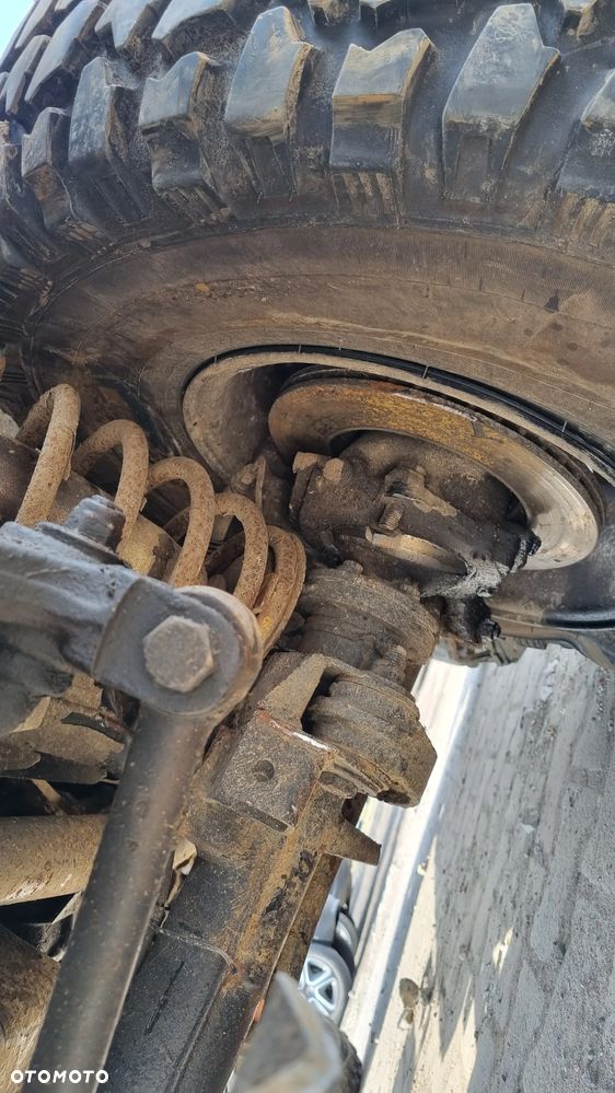 Land Rover Defender - 22