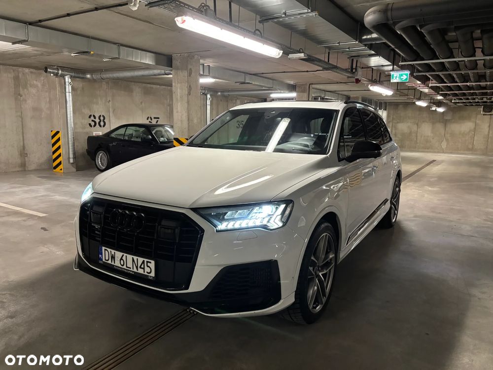 Audi Q7 - 1