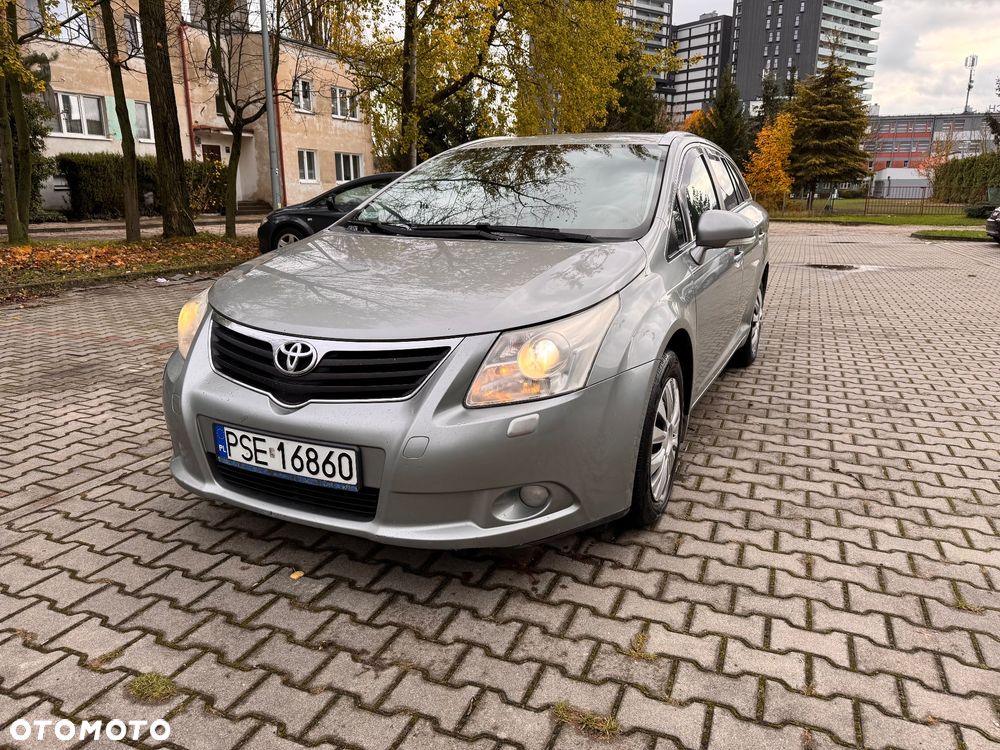 Toyota Avensis - 1