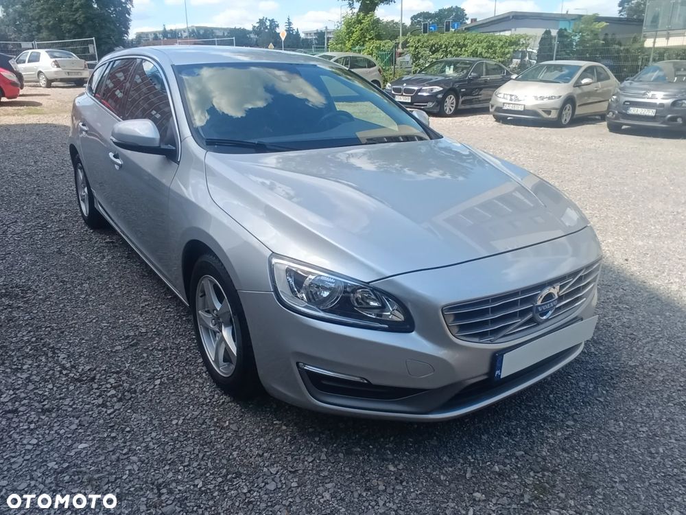 Volvo V60 D3 Geartronic Momentum - 19