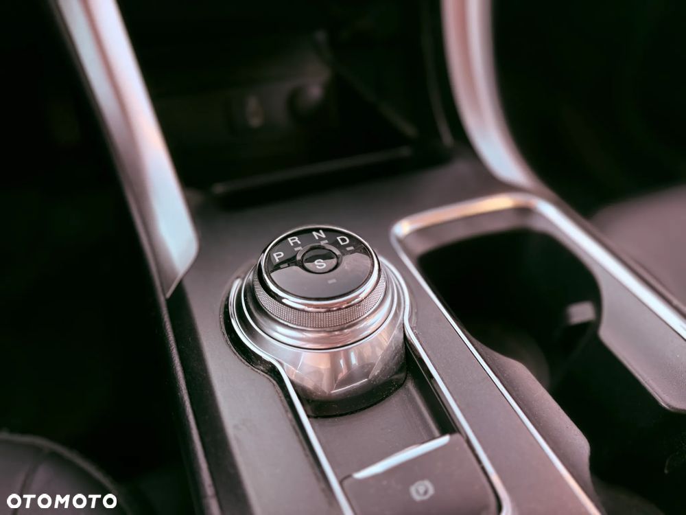 Ford Fusion - 15