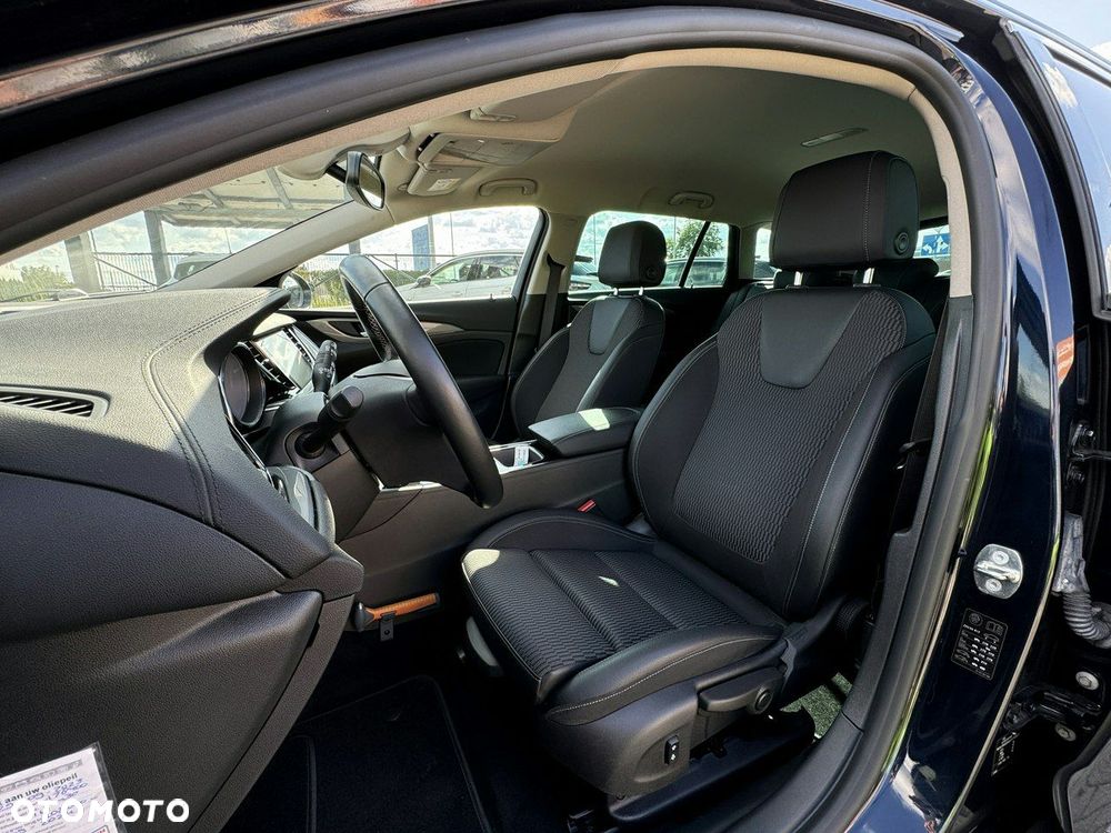 Opel Insignia - 19