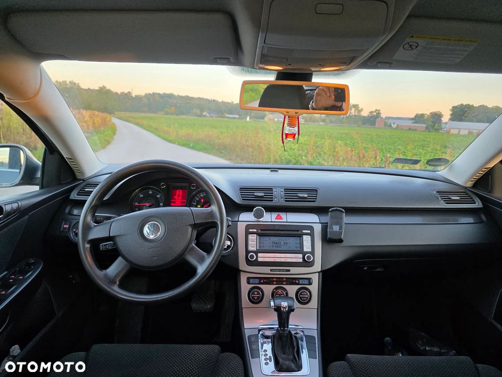 Volkswagen Passat - 13