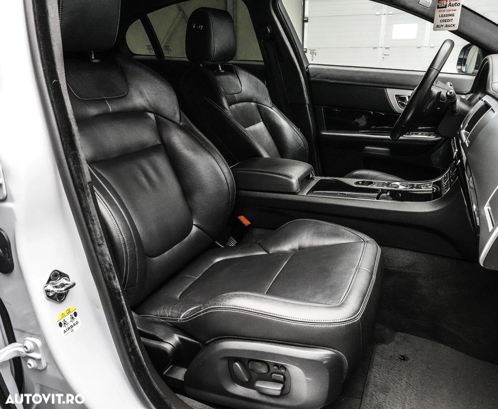 Jaguar XF 2.2D Premium Luxury - 14