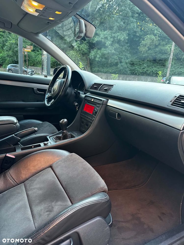 Audi A4 Limousine - 16