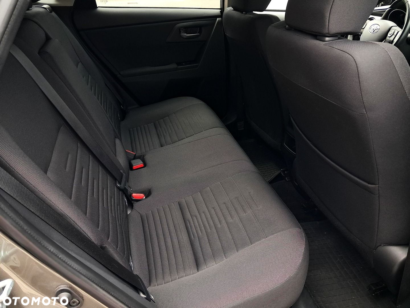 Toyota Auris - 11