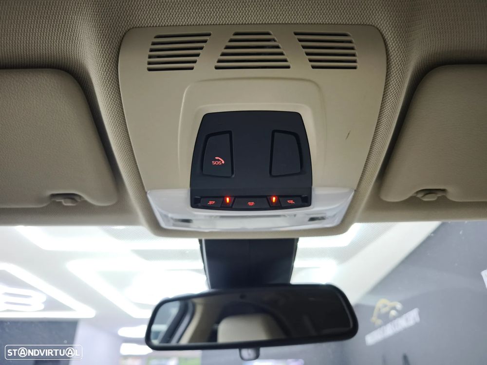 BMW 330 e iPerformance Line Luxury Purity - 42