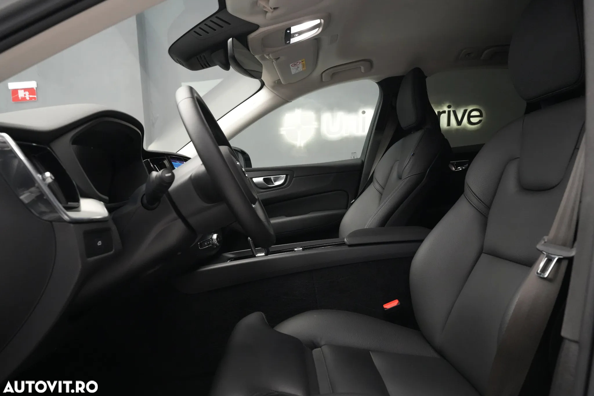 Volvo XC 60 B4 B Plus Dark - 20