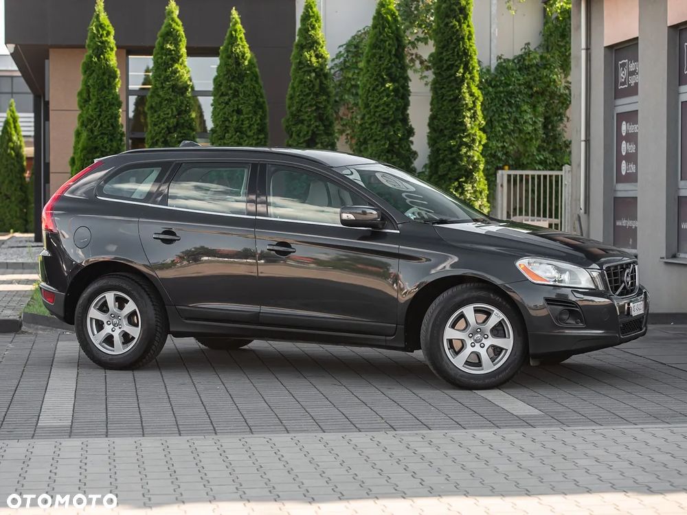 Volvo XC 60 D5 AWD Momentum - 3
