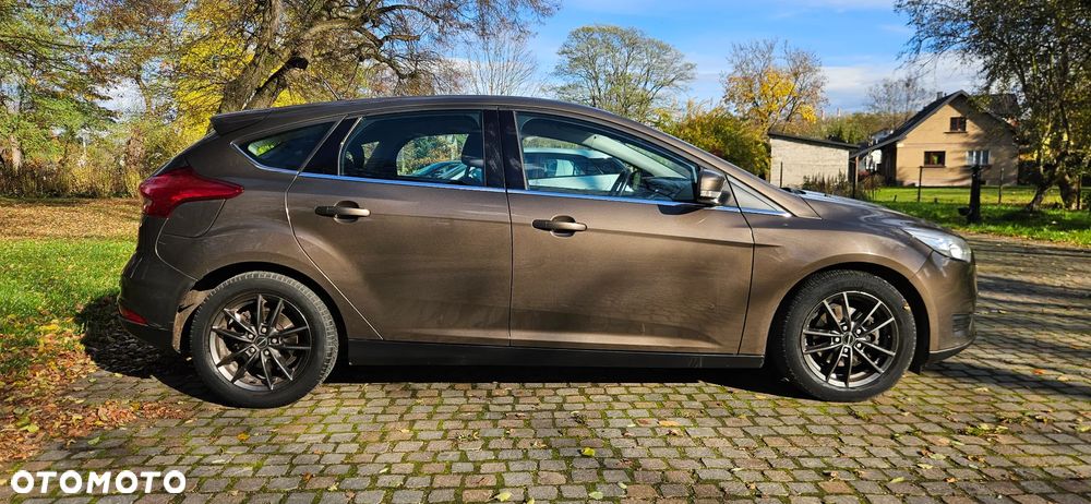 Ford Focus 1.6 Trend - 16