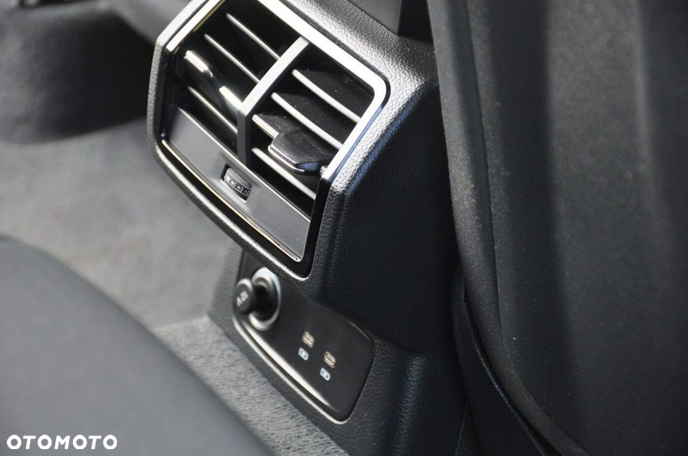 Audi Q3 35 TDI Advanced S tronic - 33