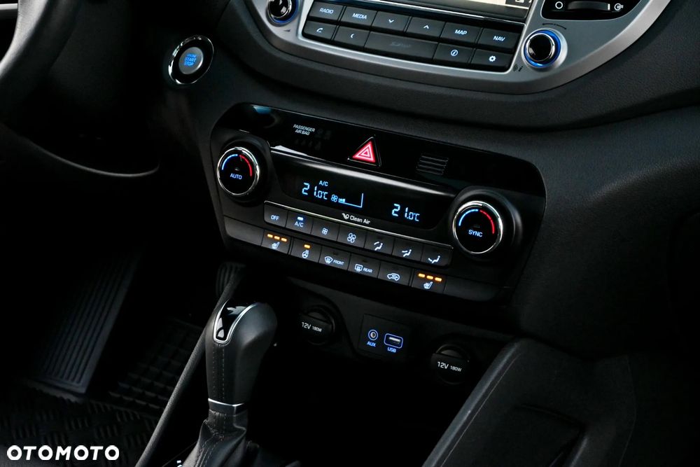 Hyundai Tucson 2.0 CRDI 4WD Automatik Premium - 27