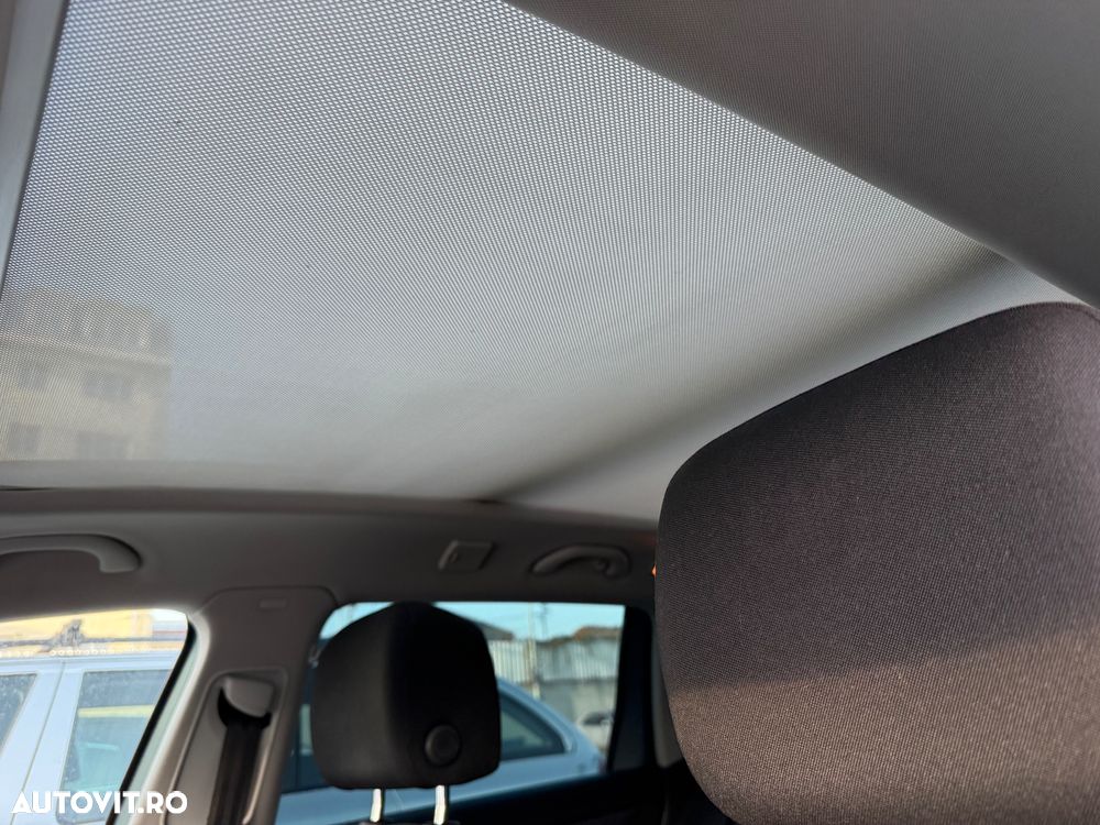 Volkswagen Passat Variant 2.0 TDI BlueMotion Technology DSG Highline - 17