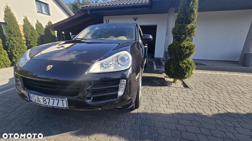 Porsche Cayenne - 1