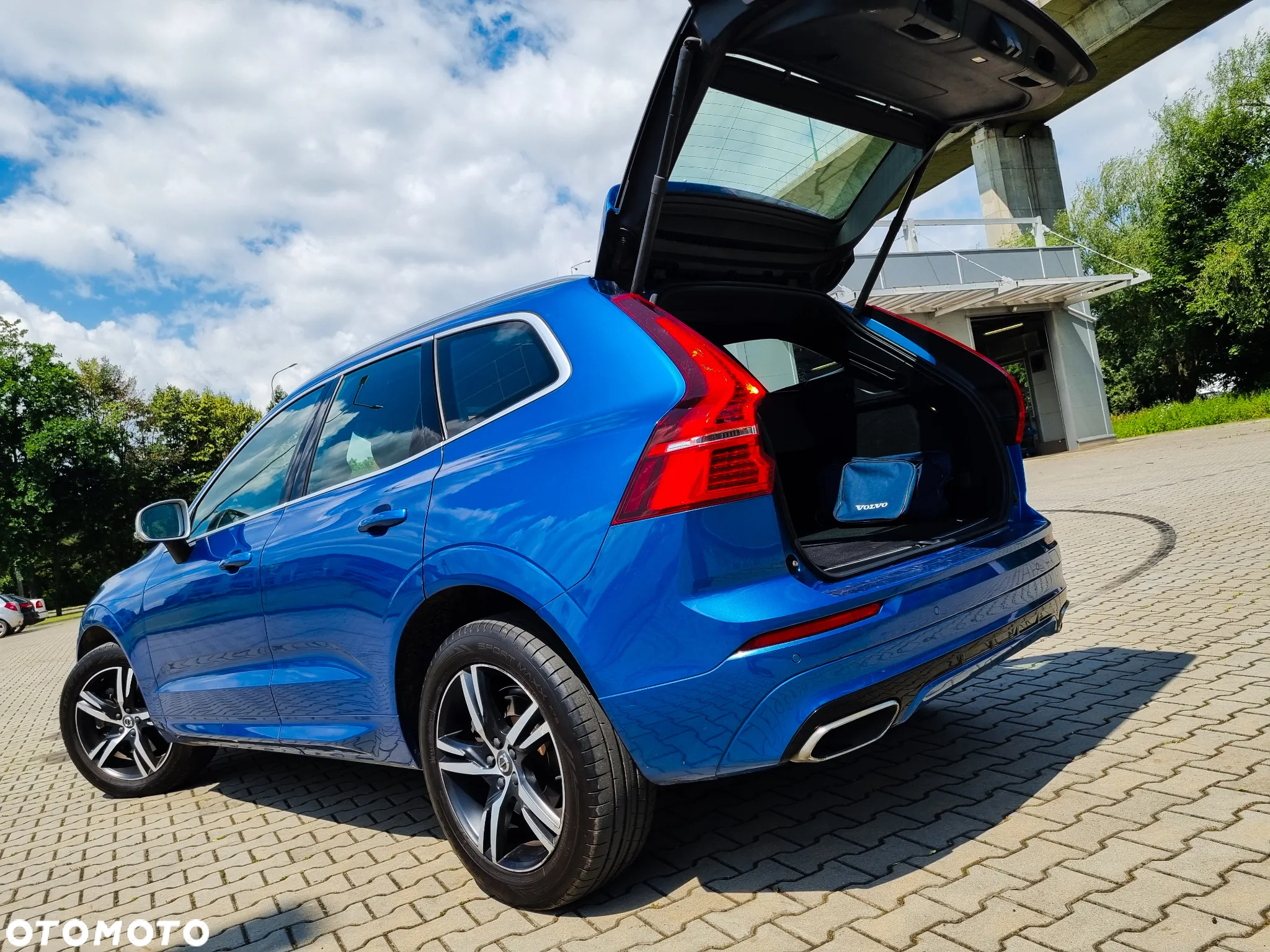Volvo XC 60 T4 R-Design - 33