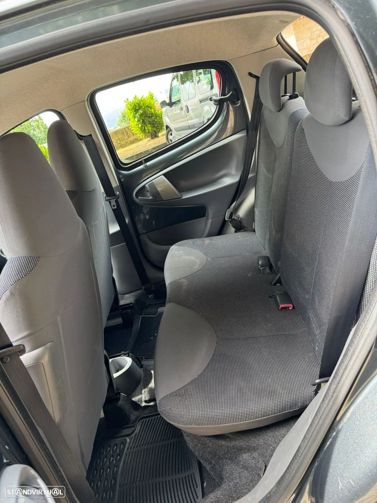 Peugeot 107 1.0 Urban - 4