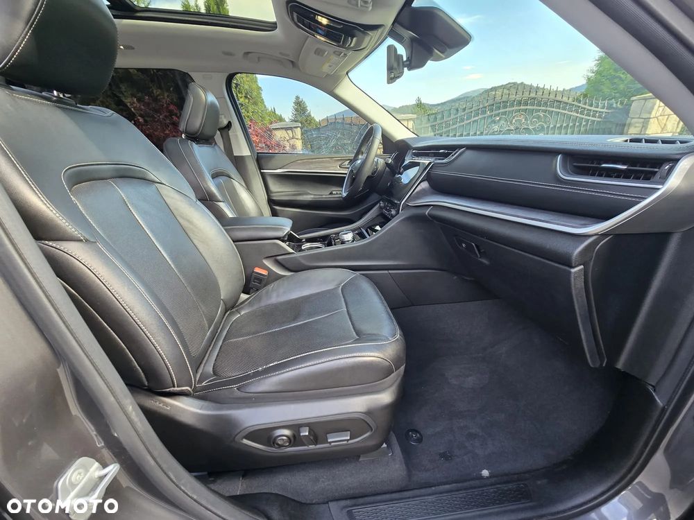 Jeep Grand Cherokee - 15