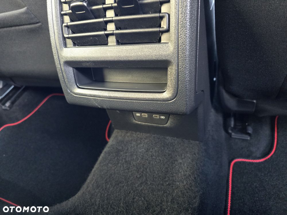 Volkswagen Golf 2.0 TDI SCR DSG Style - 25