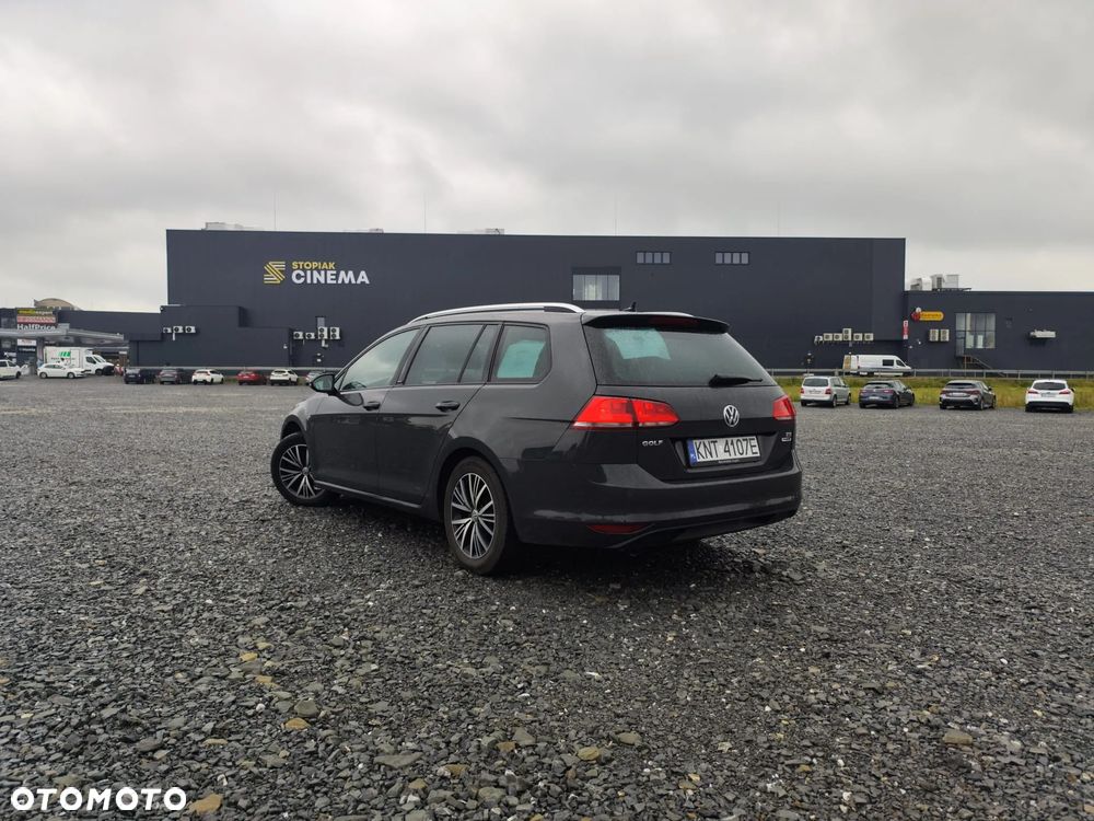 Volkswagen Golf - 2