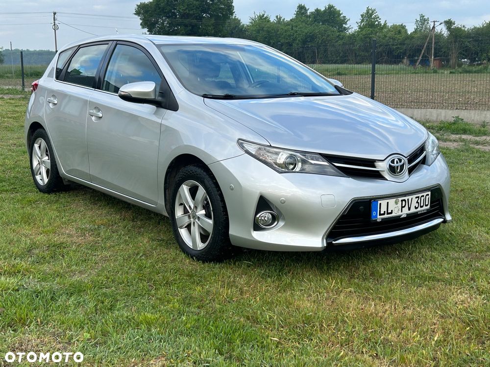 Toyota Auris 1.6 Executive - 1