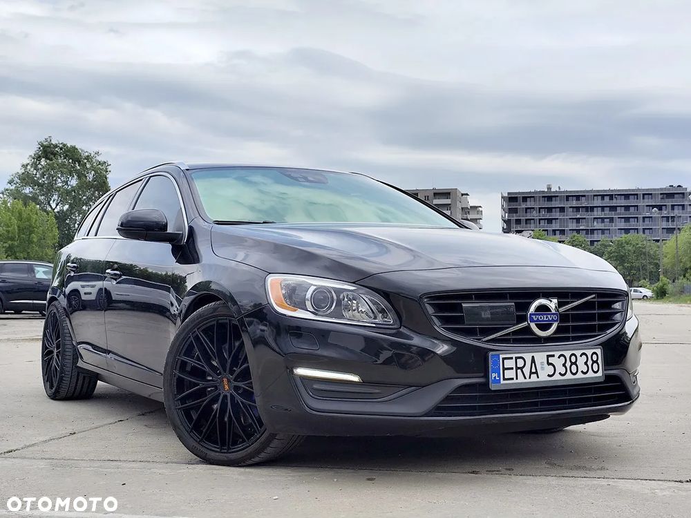 Volvo V60 D6 AWD Plug-in Hybrid Summum - 3