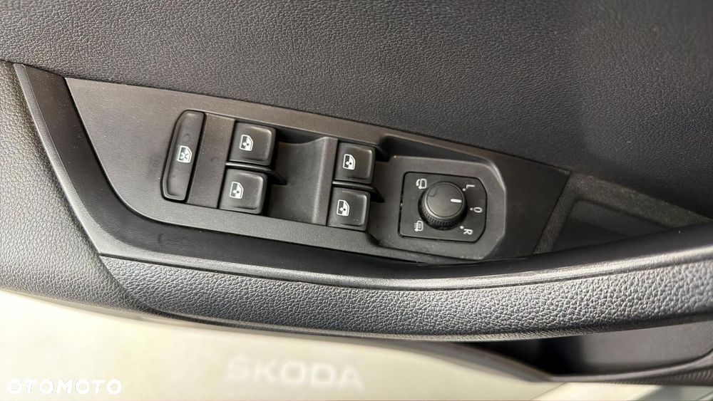 Skoda Karoq 1.5 TSI ACT GPF 4x2 Style DSG - 32