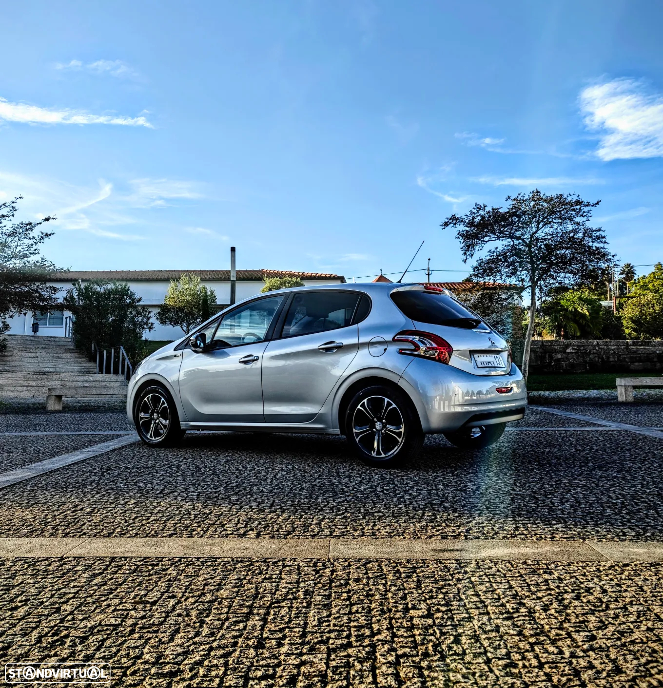 Peugeot 208 1.2 PureTech Style - 18