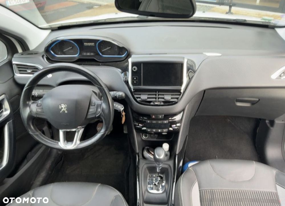 Peugeot 2008 1.2 Pure Tech GPF Allure S&S EAT6 - 6