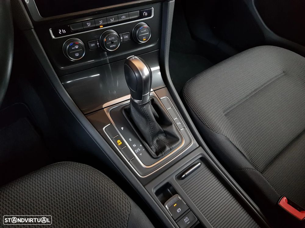 VW Golf Variant 1.6 TDi Confortline DSG - 46