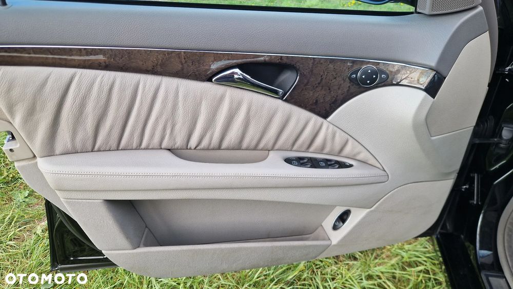 Mercedes-Benz Klasa E 280 4Matic Automatik Avantgarde - 17