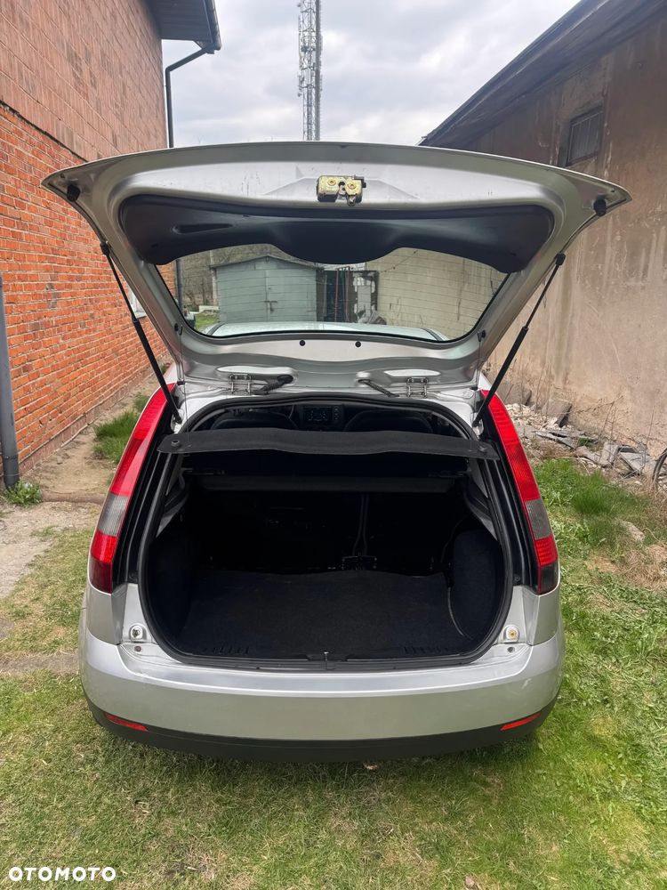 Ford Fiesta 1.3 - 15