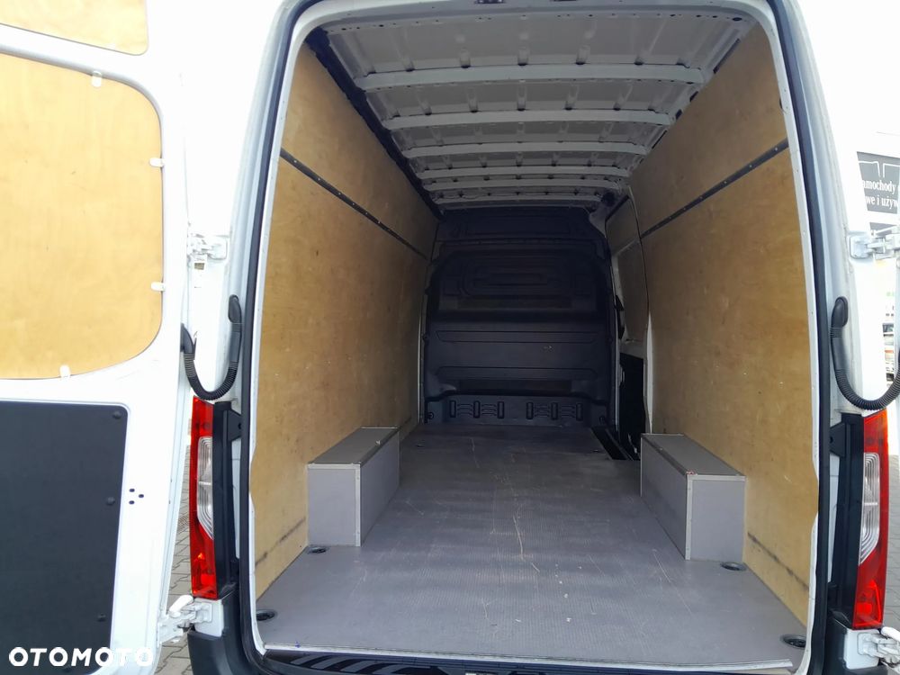 Mercedes-Benz Sprinter - 15