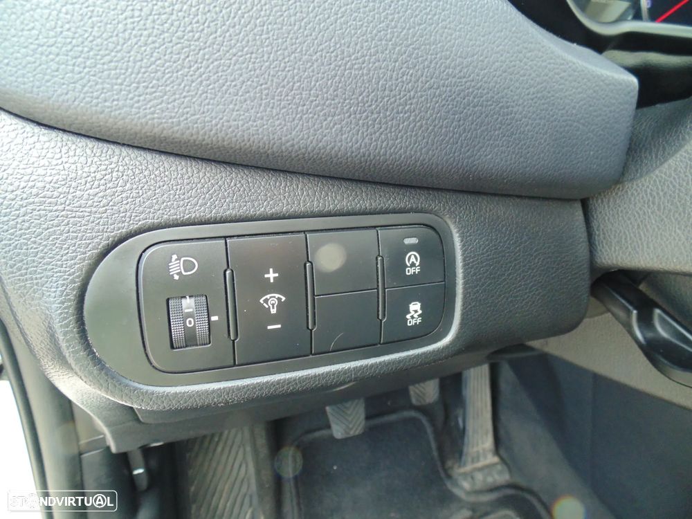 Kia Carens 1.7 CRDi ISG TX - 33