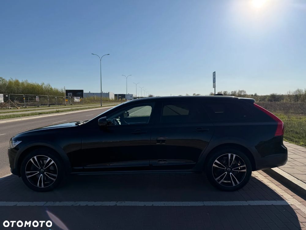 Volvo V90 Cross Country - 3