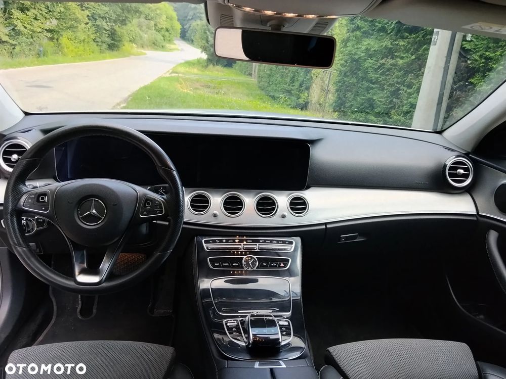 Mercedes-Benz Klasa E 220 d 4-Matic Business Edition 9G-TRONIC - 5