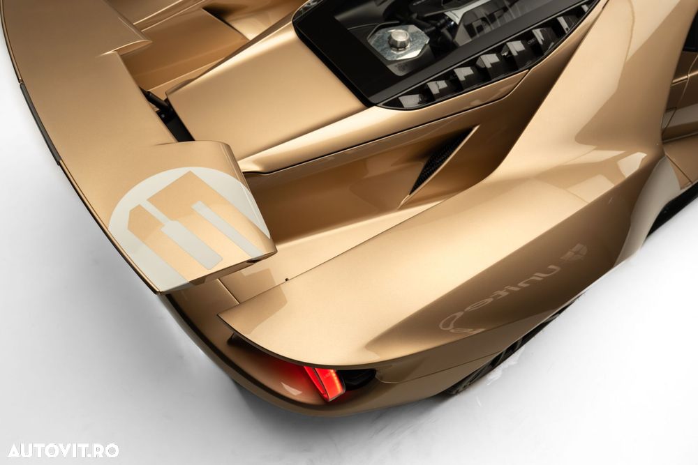 Ford GT - 10