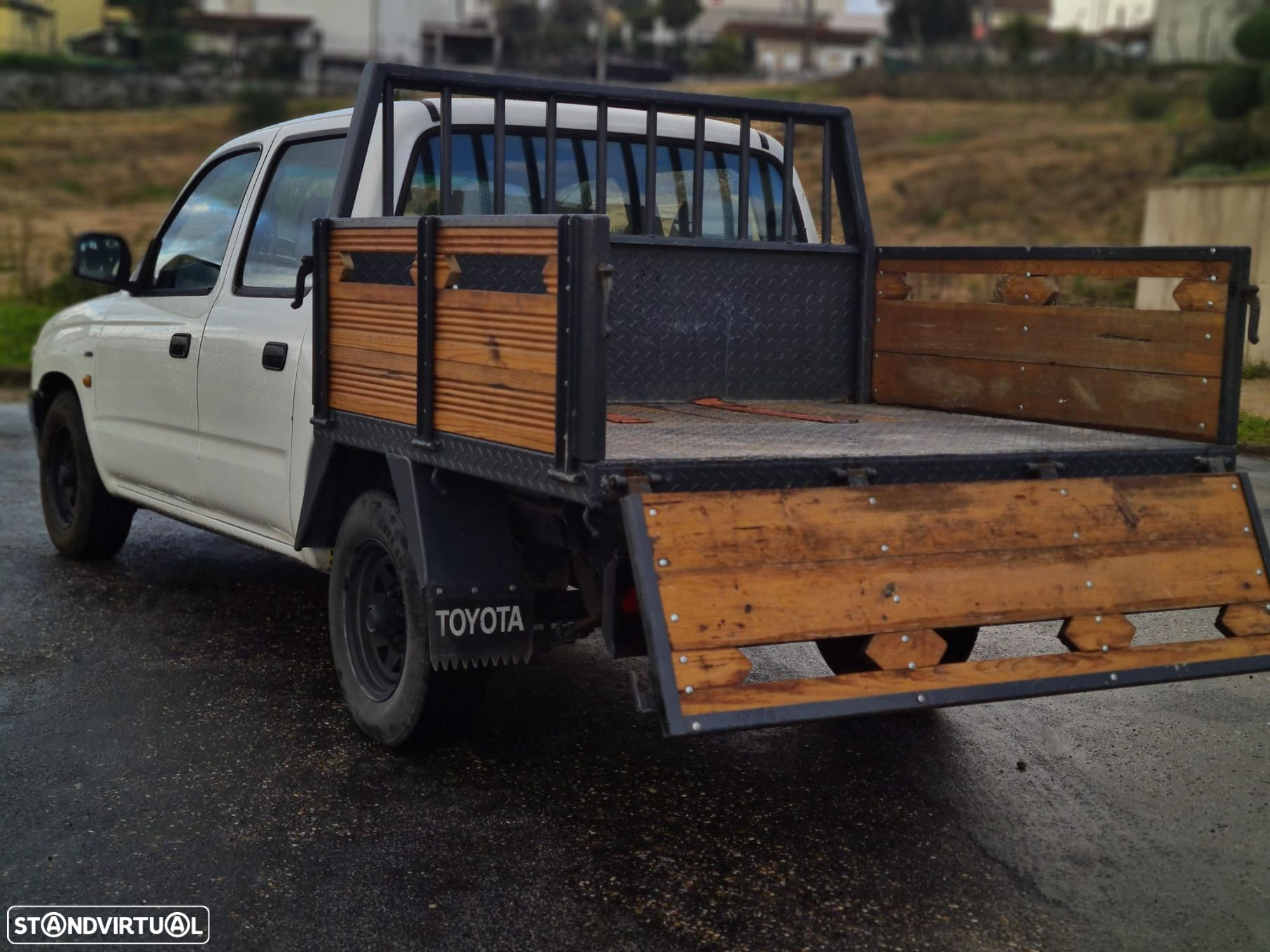 Toyota Hilux 2.4 D LN145LPM CD Cx Met - 18