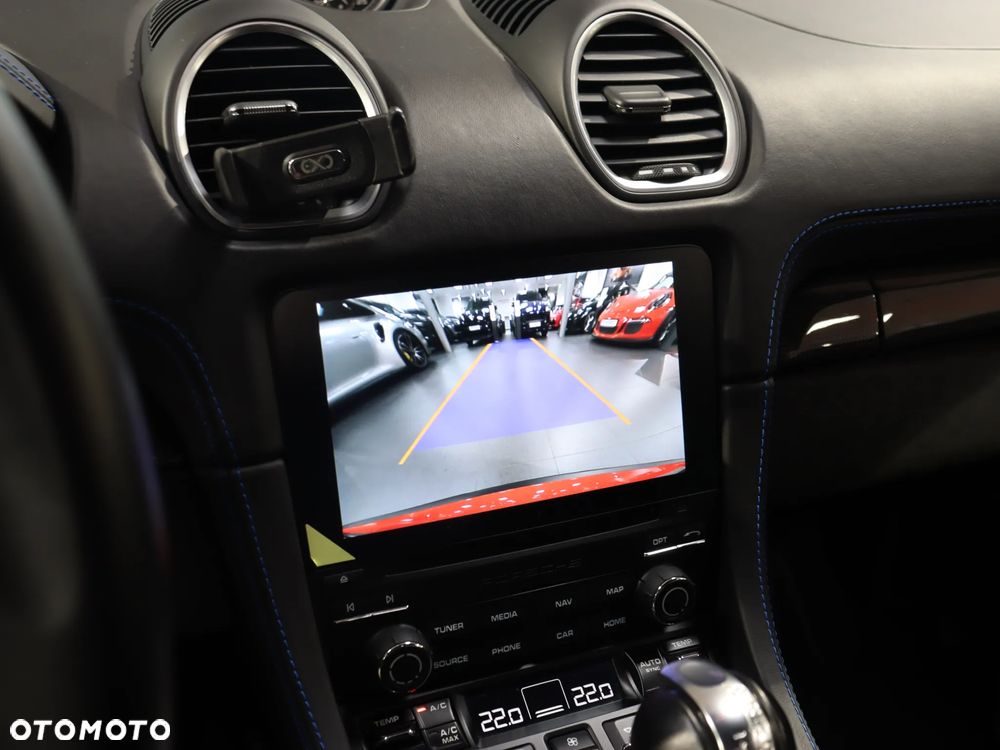 Porsche 718 Spyder - 26