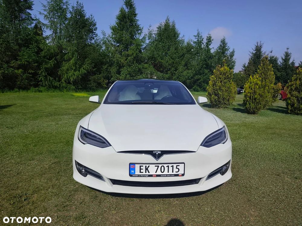 Tesla Model S - 9