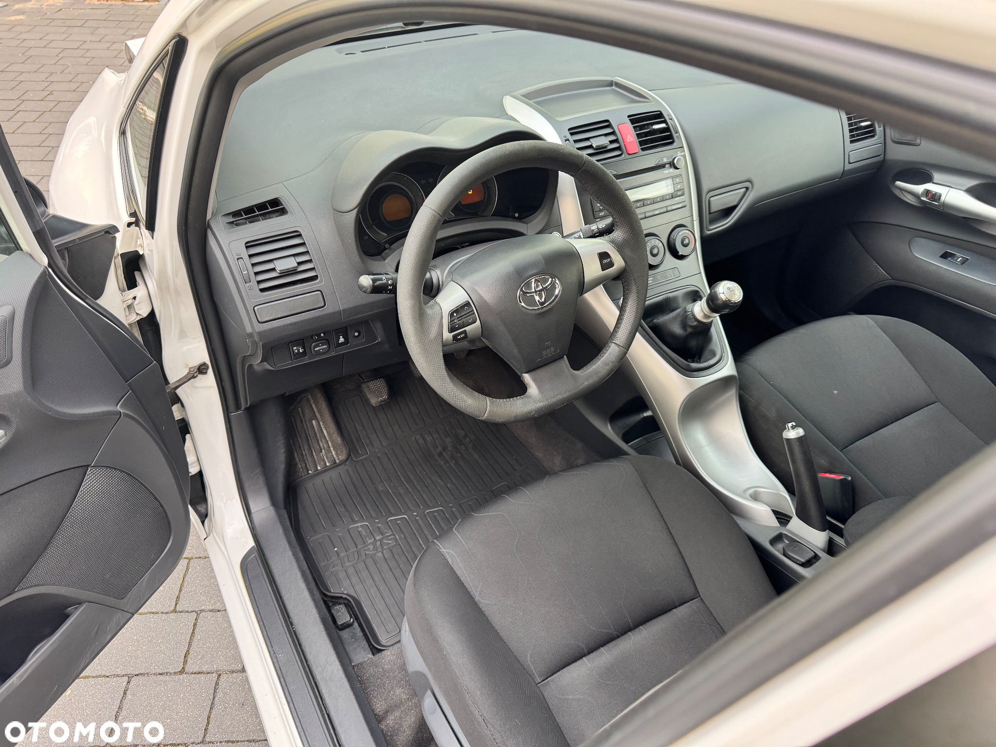 Toyota Auris 1.4 D-4D Luna - 14