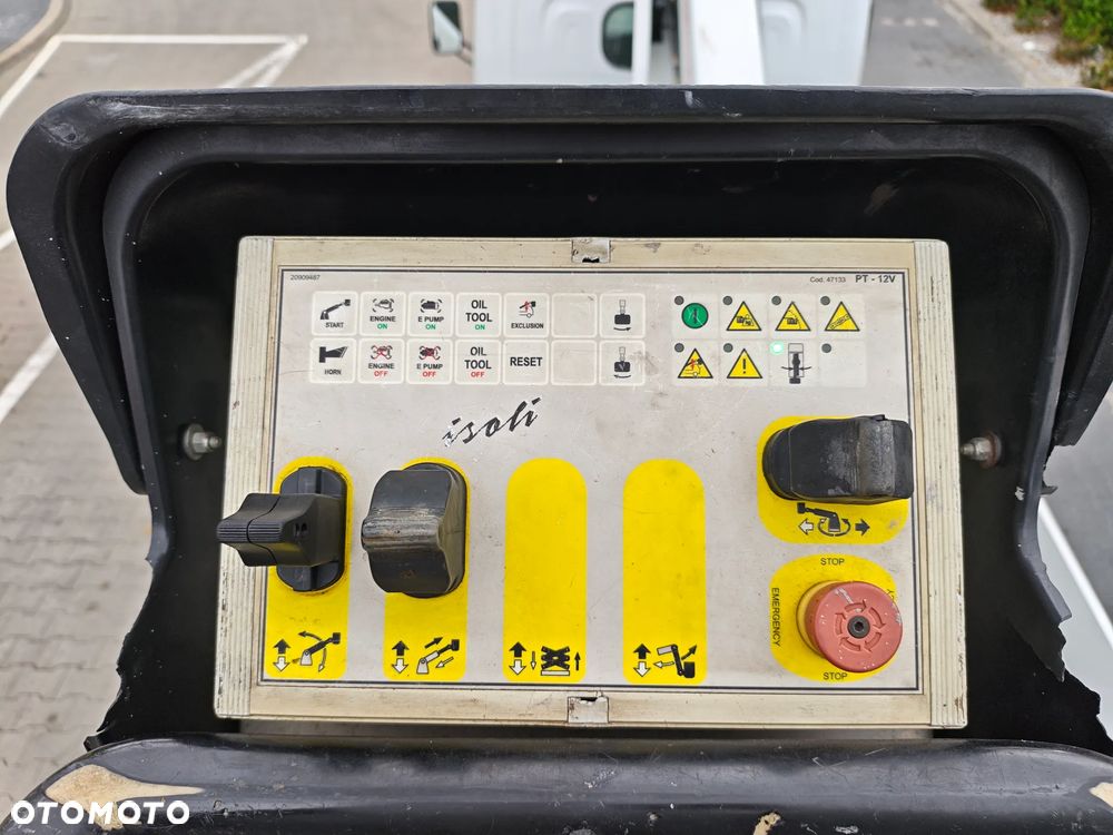 Renault Maxity - 36