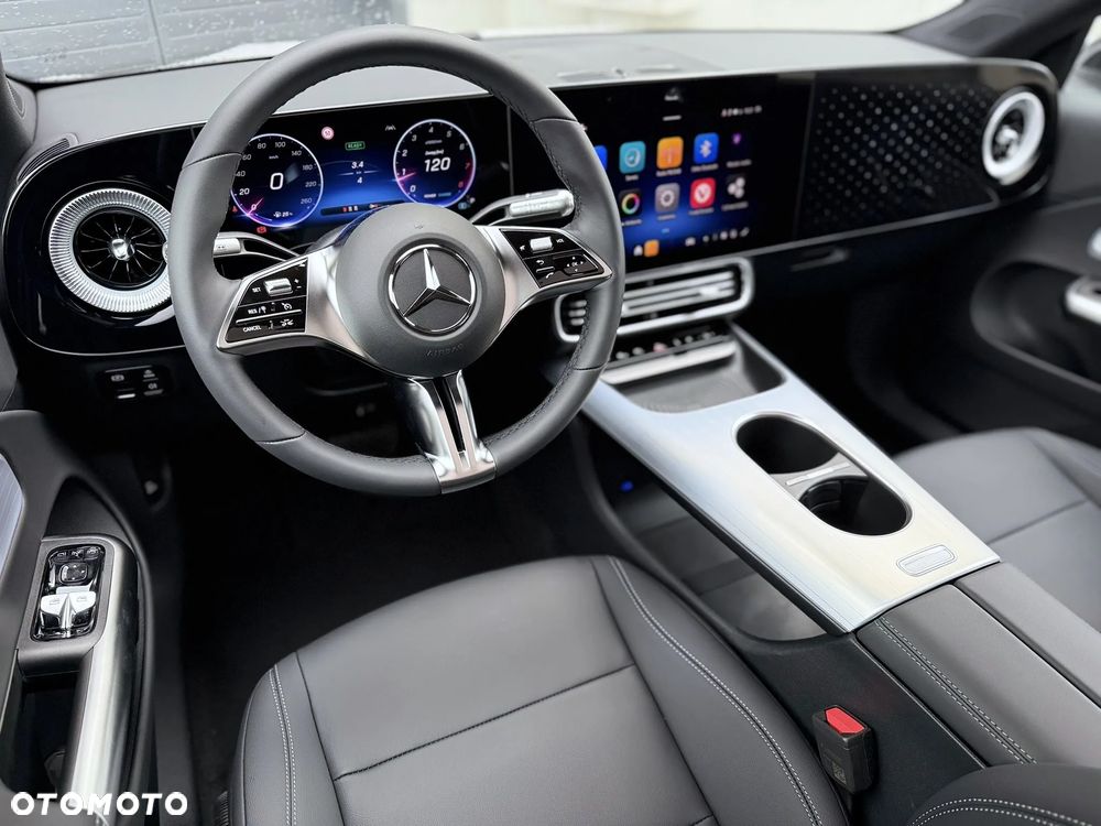 Mercedes-Benz CLA - 11
