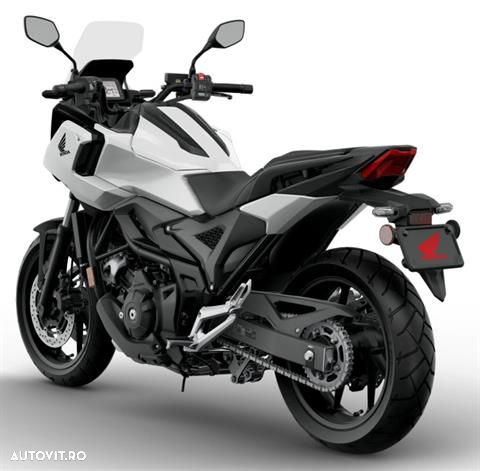 Honda NC 750X - 8