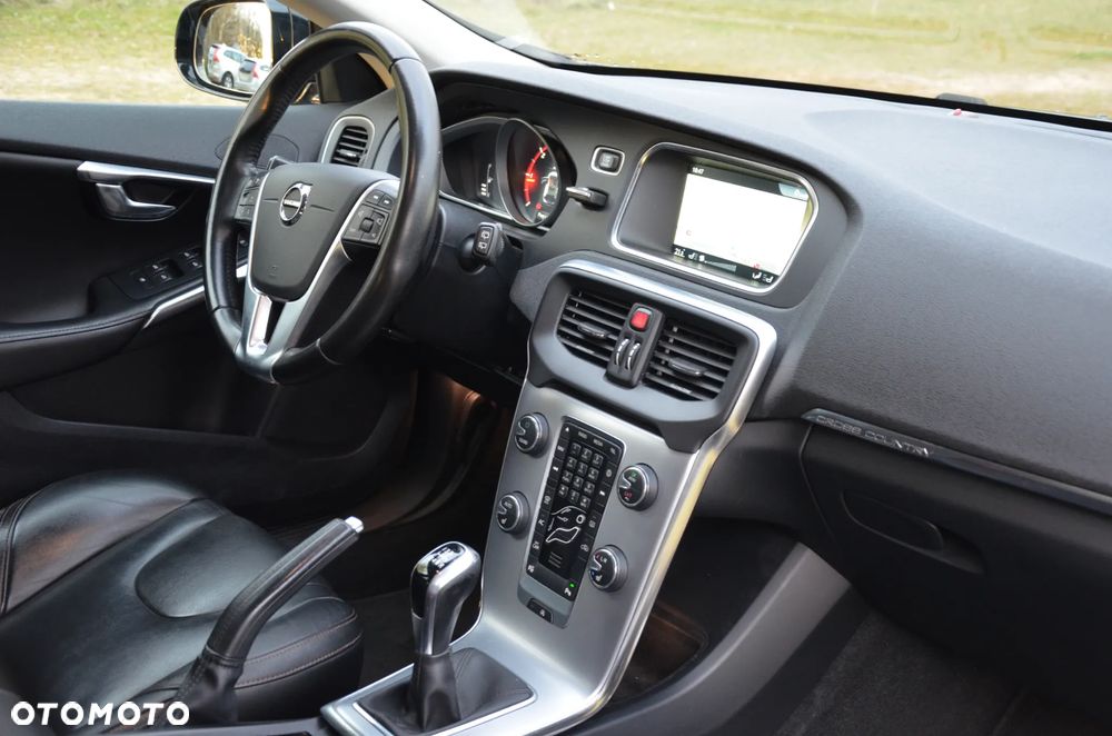 Volvo V40 Cross Country D2 Momentum - 16