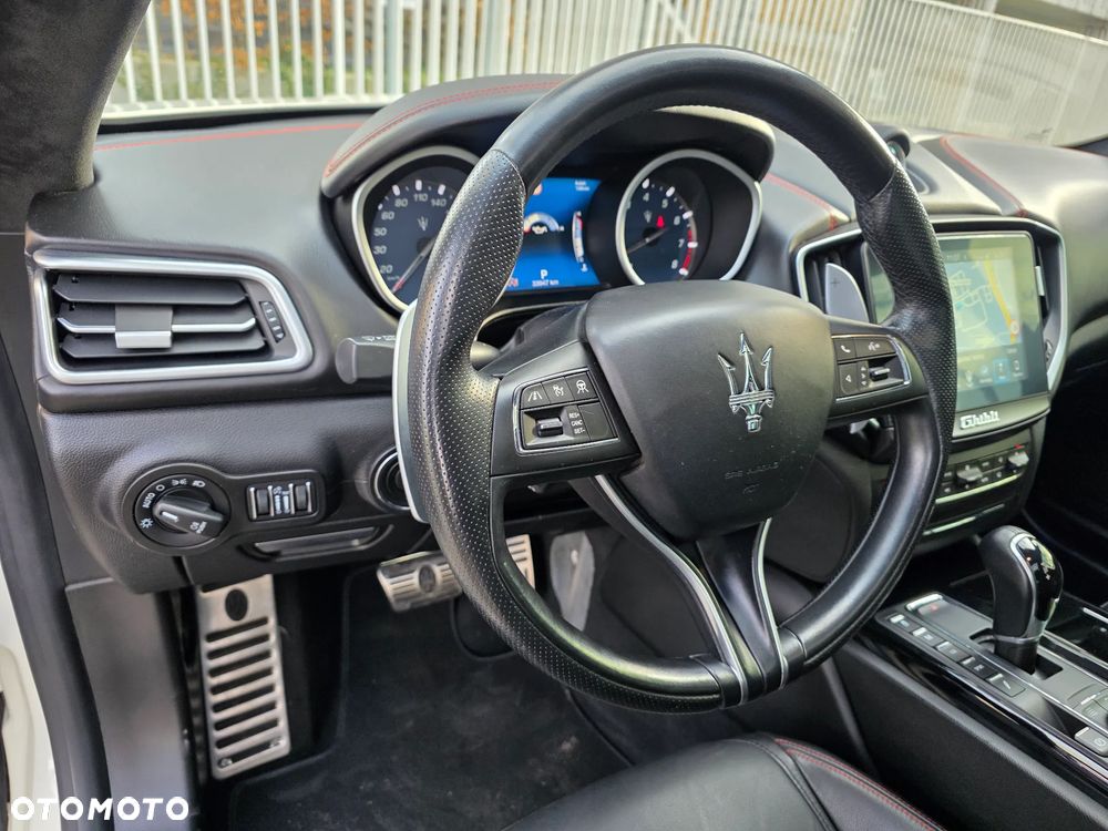 Maserati Ghibli S GranSport - 7