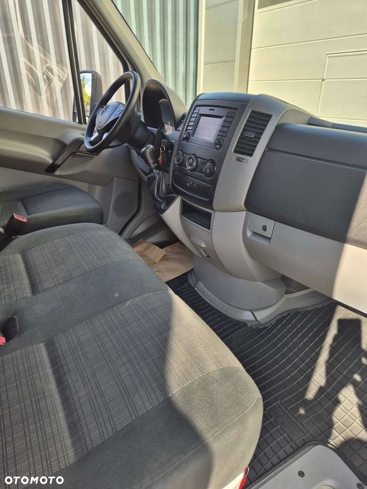 Mercedes-Benz Sprinter - 10