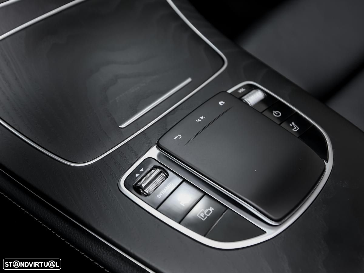 Mercedes-Benz E 300 de 4Matic T 9G-TRONIC AMG Line - 34