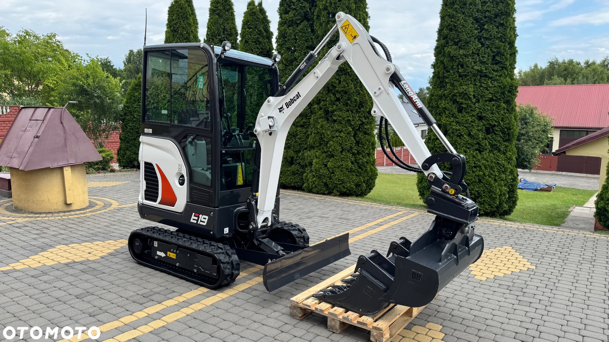 Bobcat E19 / rok 2024 / liczba godzin 4 / kupiona u dealera w Polsce / stan NOWA / komplet 3 łyżek / skarpówka hydrauliczna / - 7