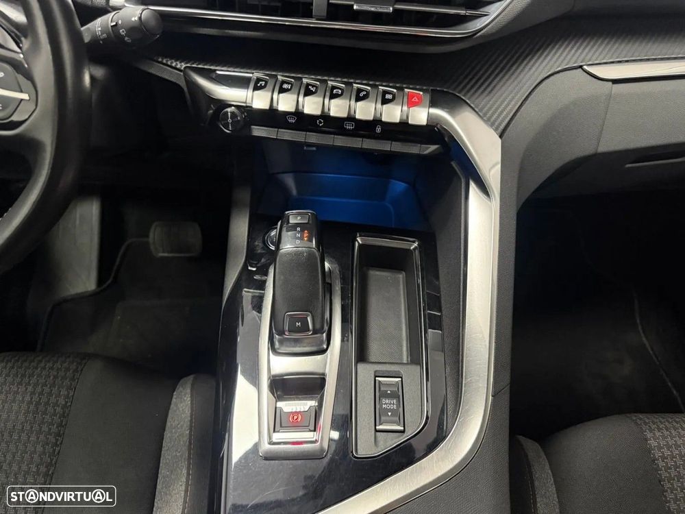 Peugeot 3008 - 18