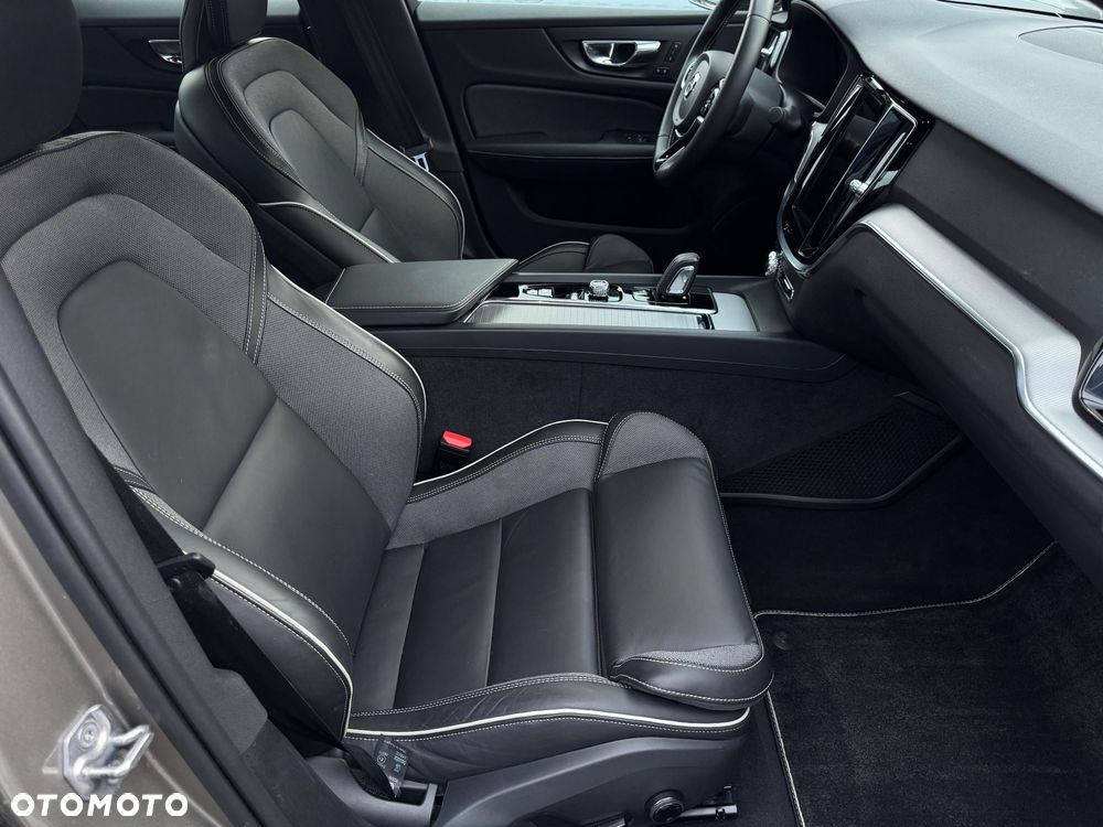 Volvo S60 B4 B R-Design - 10